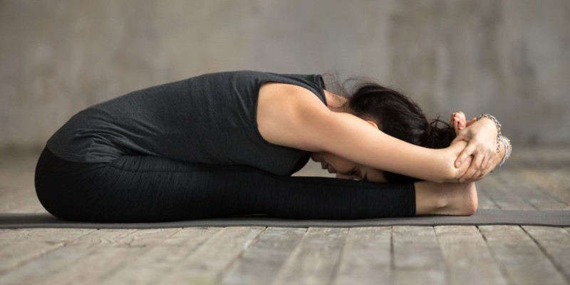 坐立前驱 Sitting forward bending