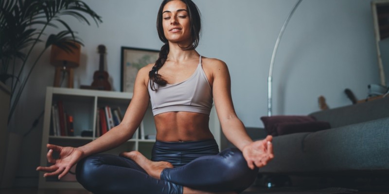 瑜伽盘坐 Yoga meditation1