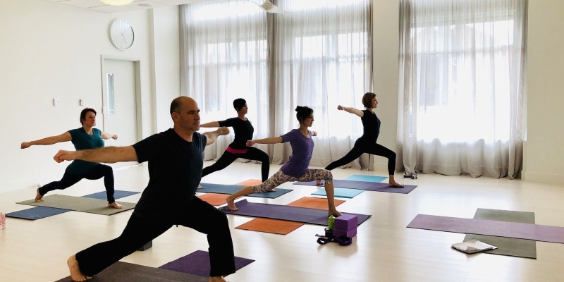 寰宇瑜伽 Universal Yoga
