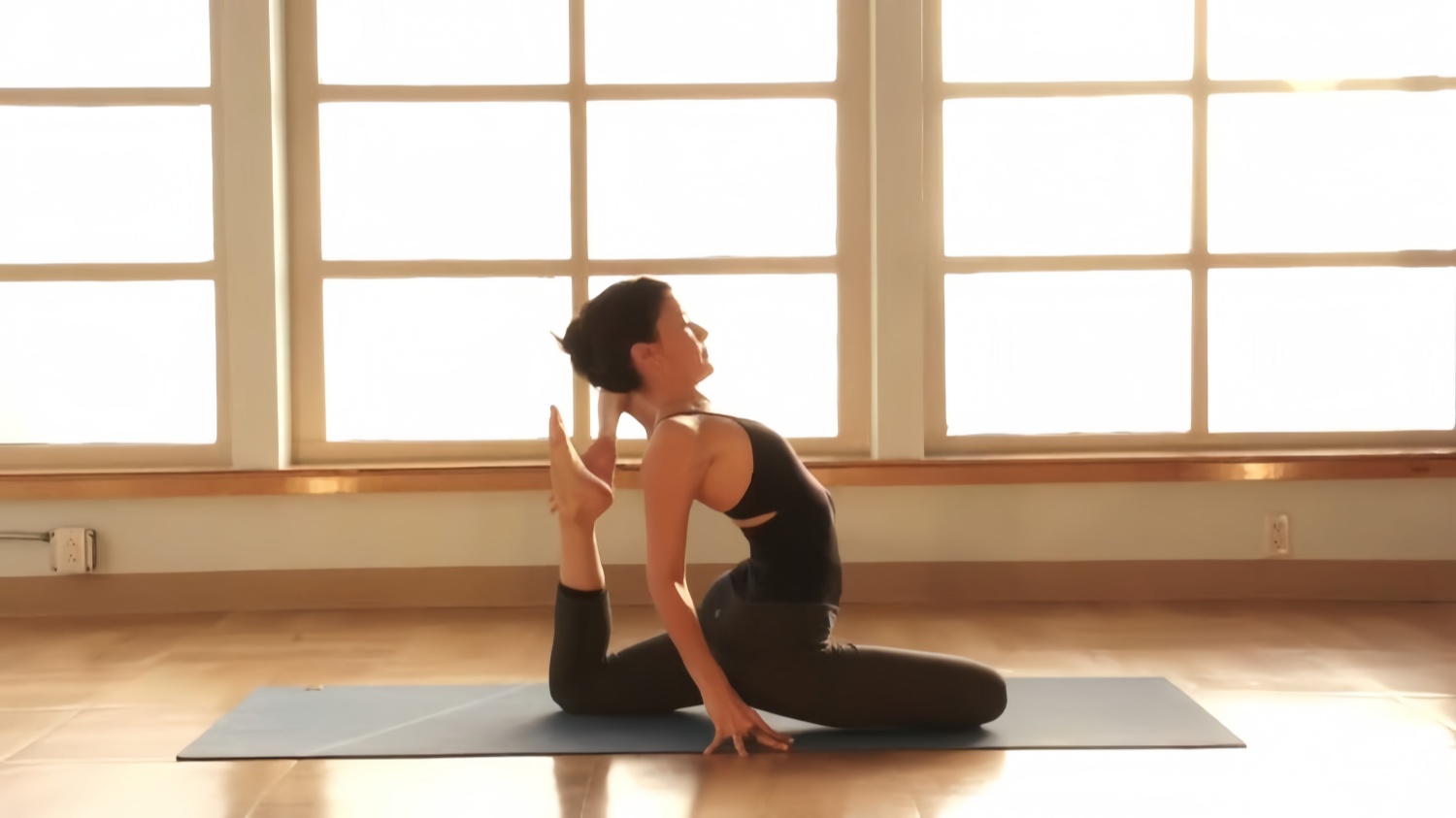 鸽子式 Eka Pada Rajakapotasana