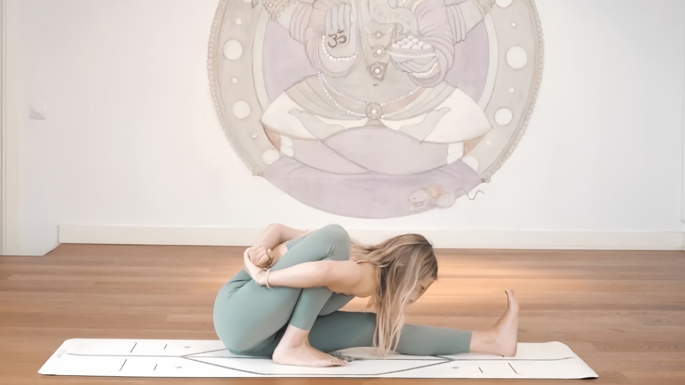 圣哲马里其 A Marichyasana A