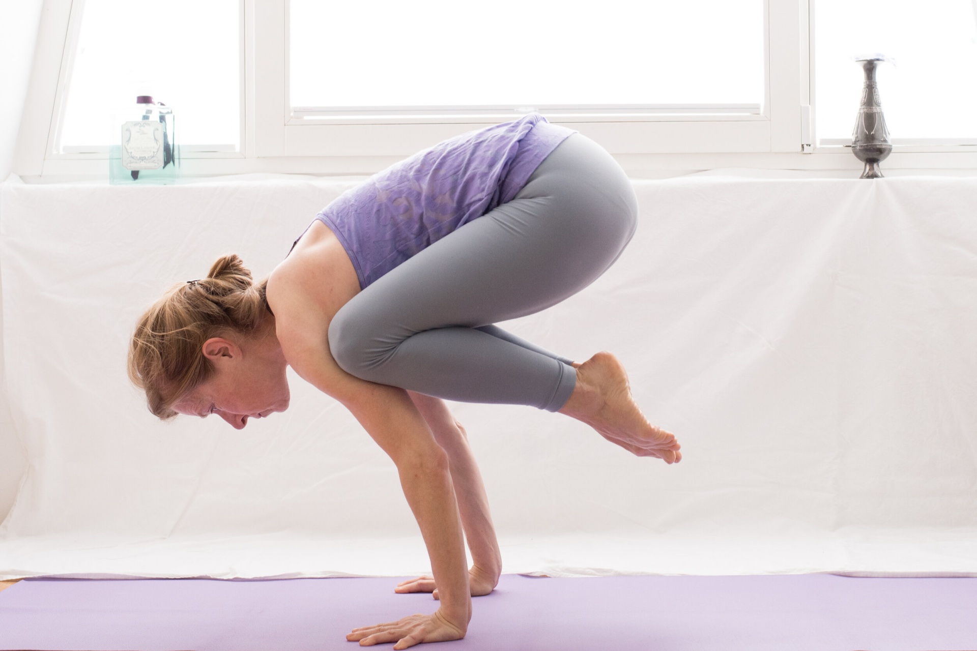乌鸦式 Bakasana