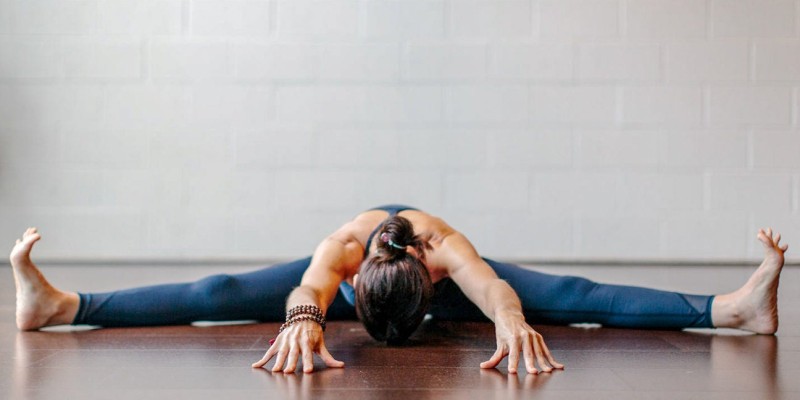 坐角式 Upavistha Konasana