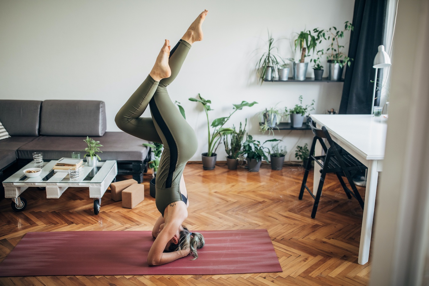 瑜伽倒立 Yoga handstand