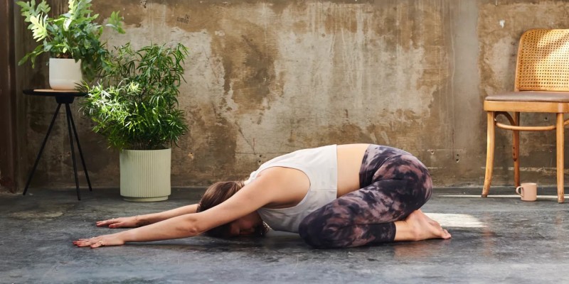 婴儿式 Bālāsana