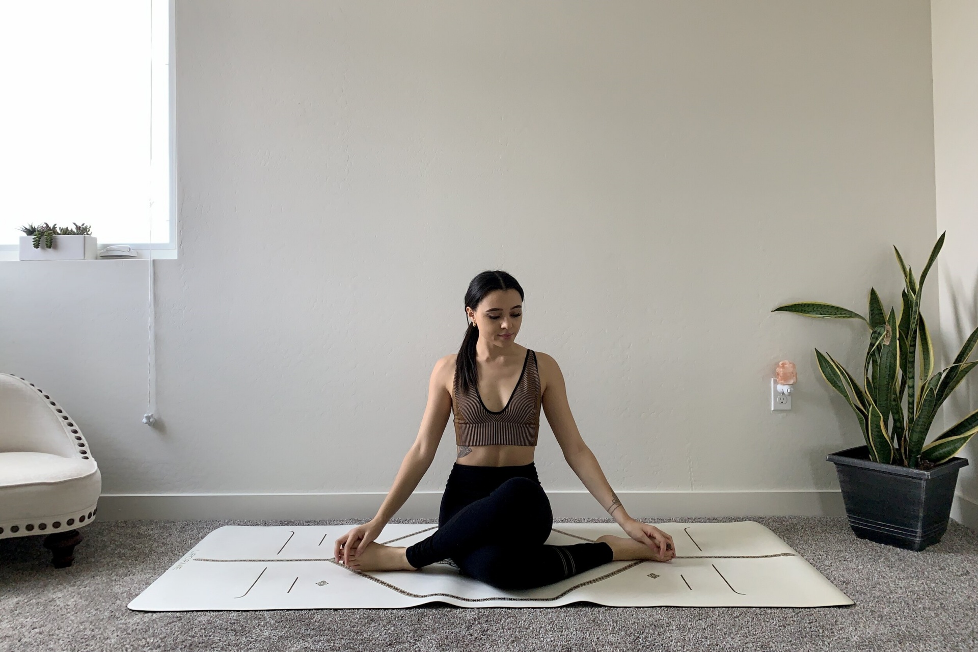 瑜伽收髋 Yoga hip closure