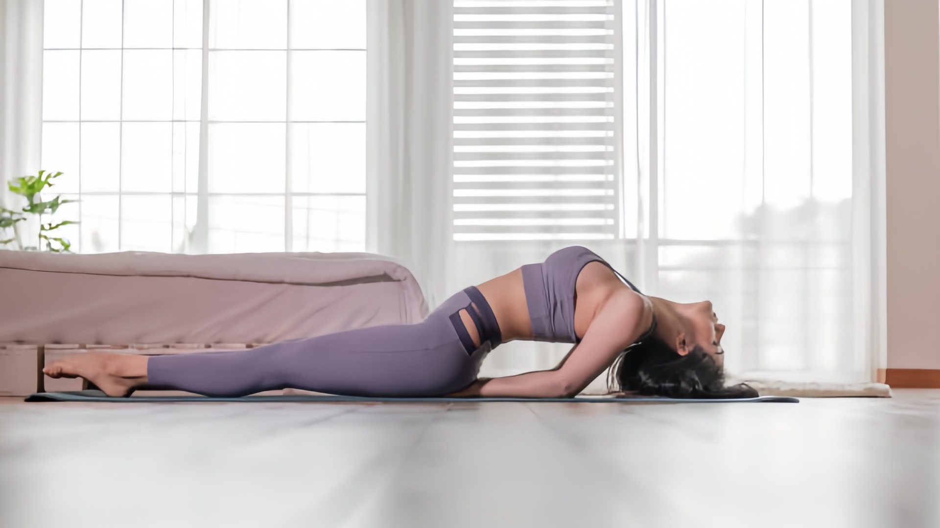 鱼式 Matsyasana