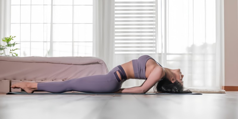 鱼式 Matsyasana