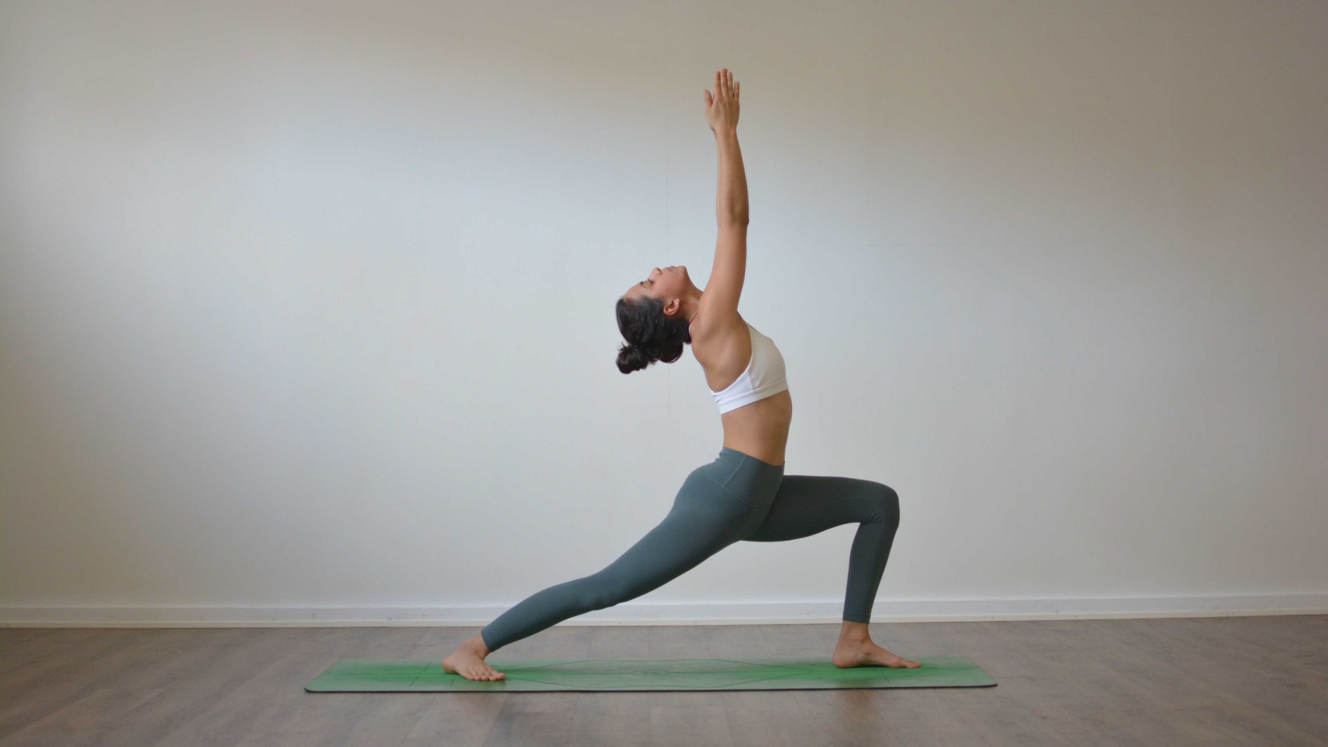 战士一式 Virabhadrasana I