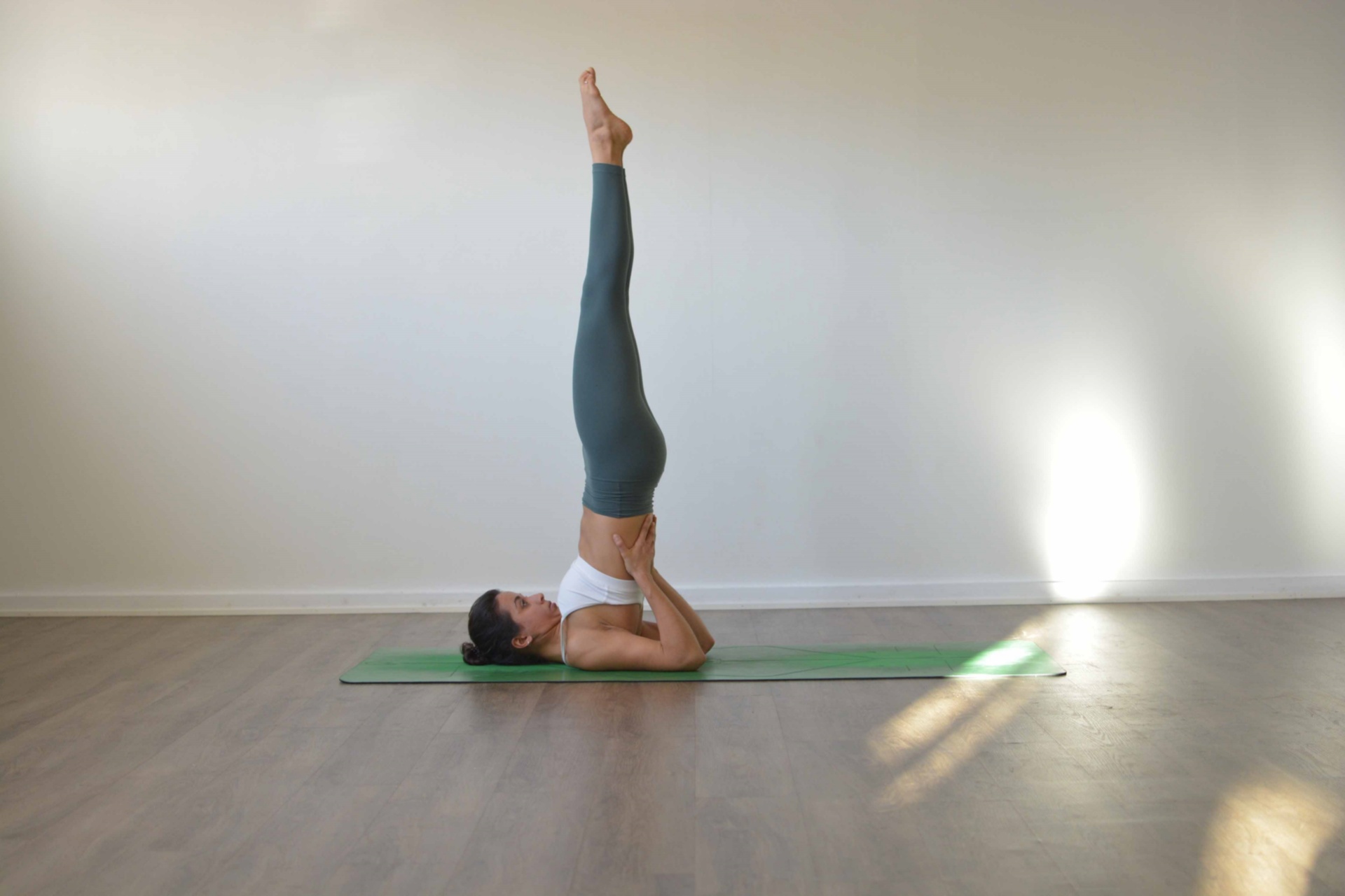 肩倒立 Salamba Sarvangasana